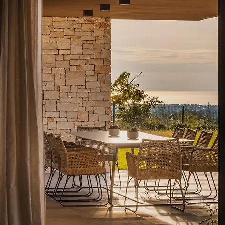 Luxury Vigneto Heated Pool Jacuzzi ברטוניגלה