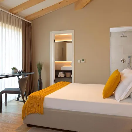 Luxury Vigneto Heated Pool Jacuzzi וילה