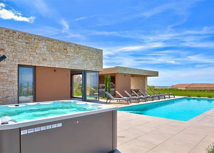 Luxury Vigneto Heated Pool Jacuzzi 빌라 *