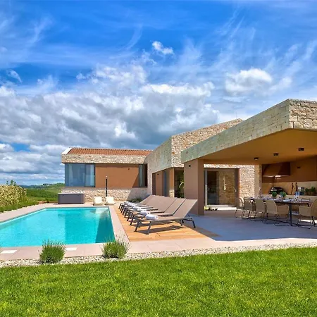 Luxury Vigneto Heated Pool Jacuzzi 别墅 *