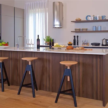 Luxury Vigneto Heated Pool Jacuzzi