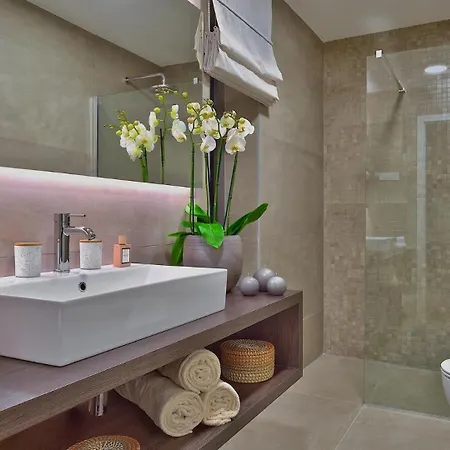 Luxury Vigneto Heated Pool Jacuzzi Βίλα *