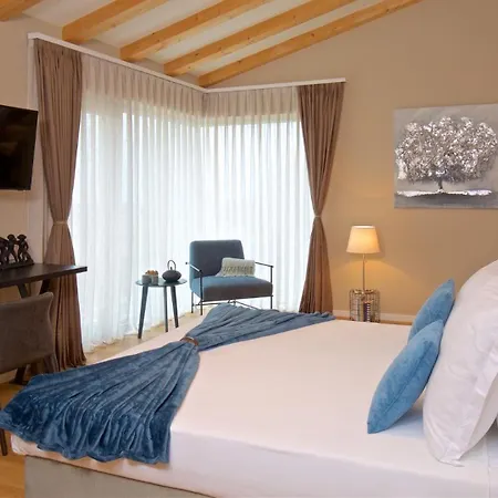 Luxury Vigneto Heated Pool Jacuzzi *