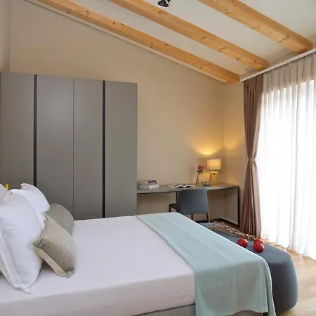 Luxury Vigneto Heated Pool Jacuzzi 布罗托尼贾