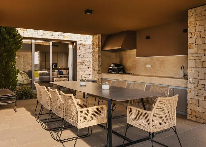 Luxury Vigneto Heated Pool Jacuzzi *