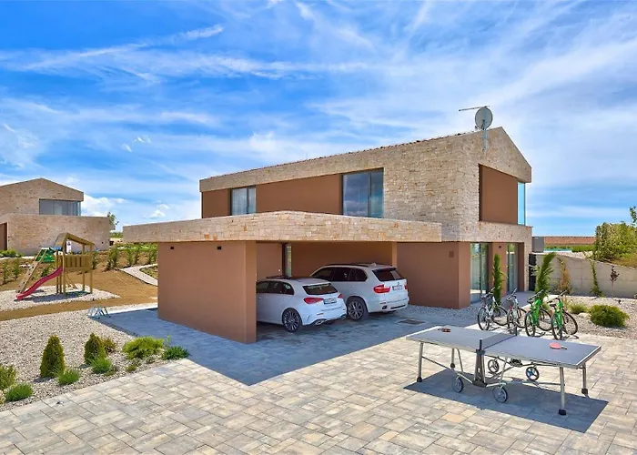 Luxury Vigneto Heated Pool Jacuzzi * 브르토니글라