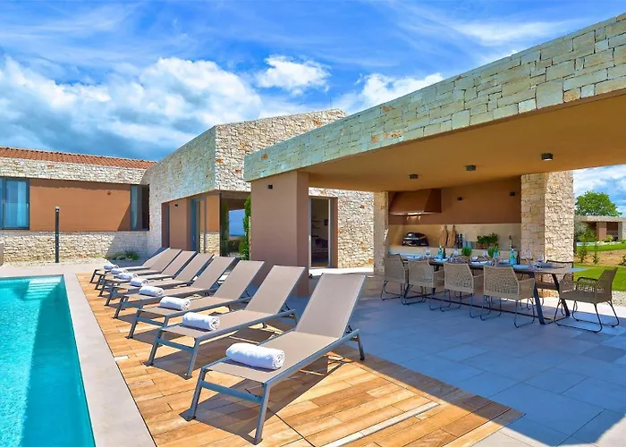 Luxury Vigneto Heated Pool Jacuzzi 빌라