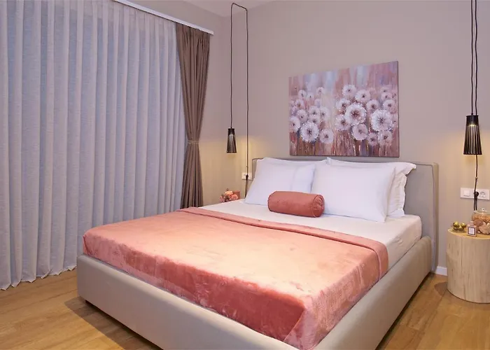 Luxury Vigneto Heated Pool Jacuzzi * 브르토니글라