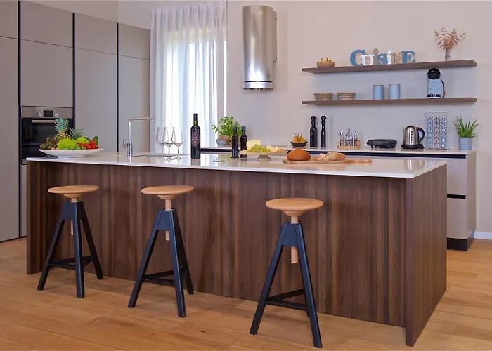 Luxury Vigneto Heated Pool Jacuzzi